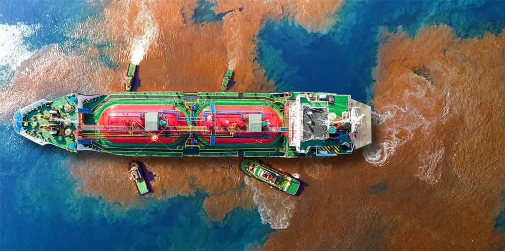 Bekämpfung von Ölverschmutzungen im Meer: Wie AQUAQUICK 2000 die Ölreinigung verbessert